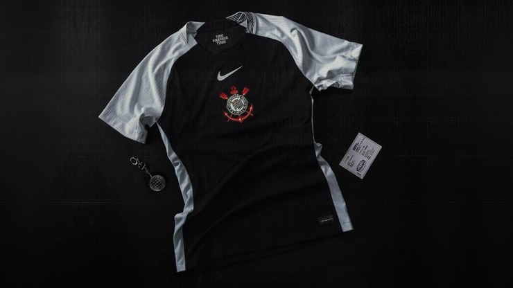 Camisa oficial do Corinthians cai para R$ 142 no site da Nike