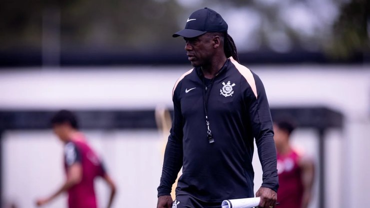 Pressionado%2C%20Seedorf%20tem%20data%20para%20ser%20demitido%20do%20Corinthians