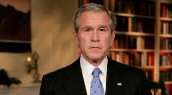 Bush se confunde ao criticar Putin e condena invasão ao Iraque