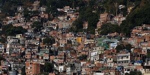 Tiroteio deixa 2 baleados na Cidade de Deus durante ação da PM