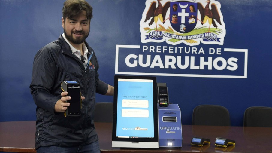 Taxa de juros é inferior à praticada pelas principais instituições bancárias, que pode chegar a 10% no cartão de crédito e a 16% no cheque especial. Taxa de juros é inferior à praticada pelas principais instituições bancárias, que pode chegar a 10% no cartão de crédito e a 16% no cheque especial.