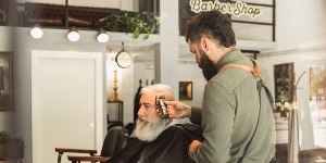 Homens são mais leais aos barbeiros do que às esposas; entenda