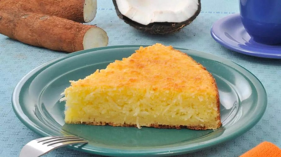 Bolo de mandioca e coco fácil e saboroso