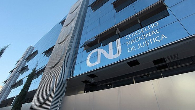 Magistrados tentam driblar o STF e ampliar “penduricalhos”