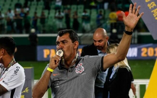 Bicampeão paulista e campeão brasileiro pelo Corinthians, Carille deixou o clube nesta terça (22) Bicampeão paulista e campeão brasileiro pelo Corinthians, Carille deixou o clube nesta terça (22)