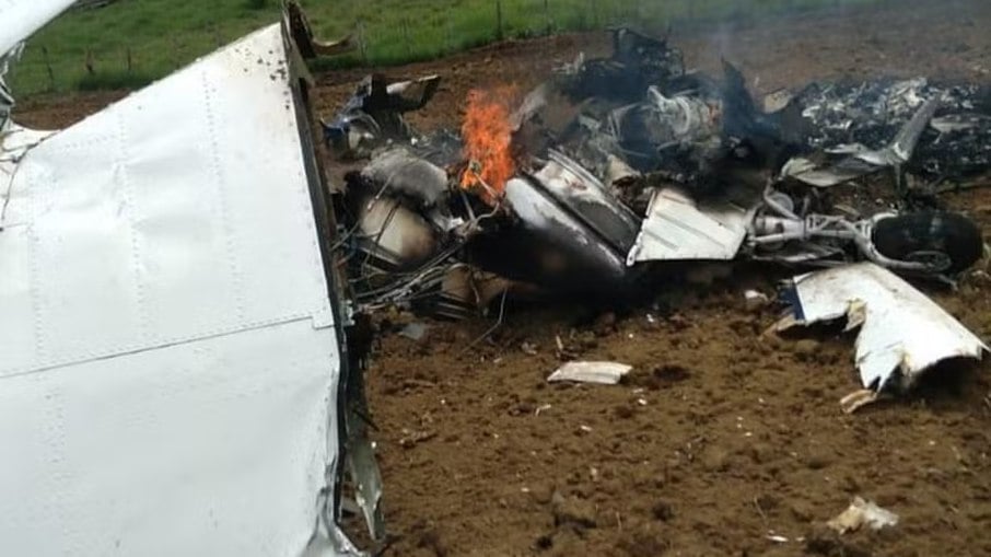 Piloto morre após queda de avião em São Sebastião do Passé, no interior da Bahia