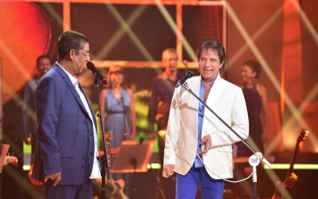 Zeca Pagodinho e Roberto Carlos cantando juntos 