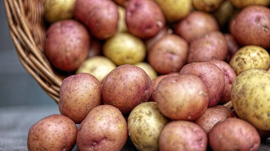 O preço da batata subiu 66%, enquanto a cebola apresentou alta de 43,3%