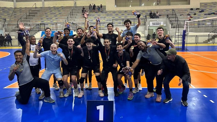 Louveira conquista título inédito no vôlei