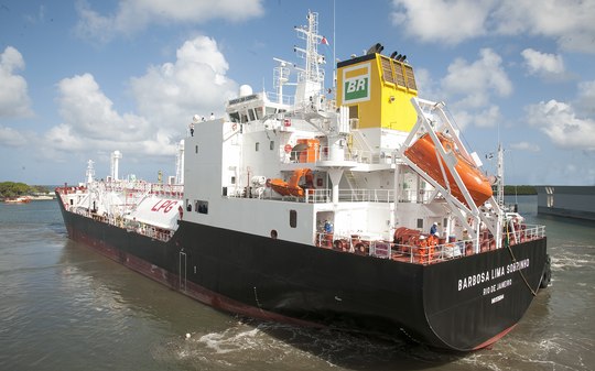 Os gigantes do gás: conheça os navios que vão custar R$ 2,2 bilhões