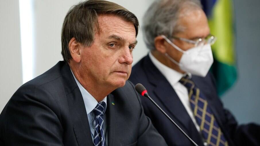 Desde o início da pandemia, o presidente Jair Bolsonaro minimiza a gravidade da Covid-19