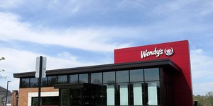 Rede de fast food faz concurso para ruivos com prêmio milionário