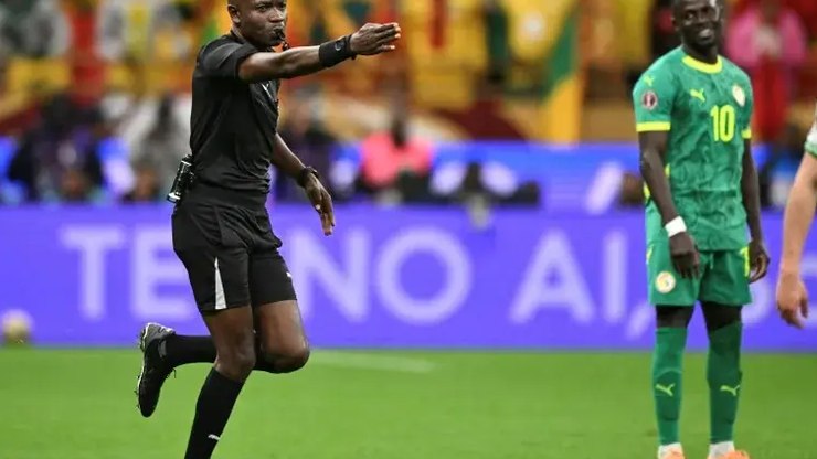 Árbitro pode ser preso após polêmicas na final da Copa Africana