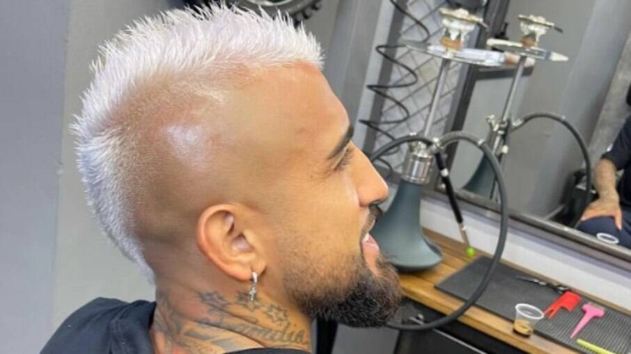 Vidal surgiu com novo penteado