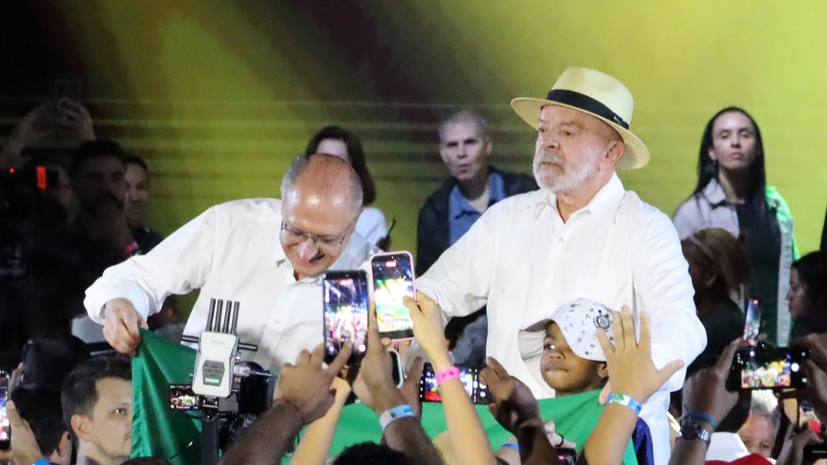 Alckimin e Lula durante convenção do PT em São Paulo