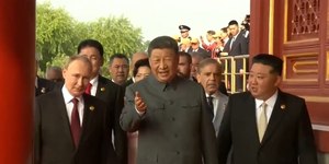 China revela novo arsenal em desfile militar com Putin e Kim