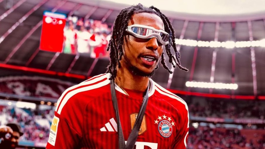 Olise brilhou no ataque do Bayern nesta temporada
