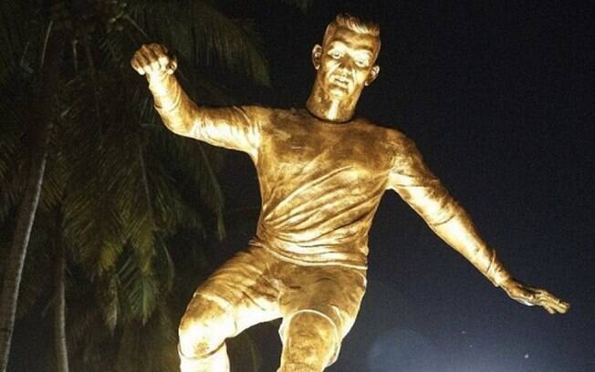 Inauguração de estátua de Cristiano Ronaldo rende polêmica em Goa