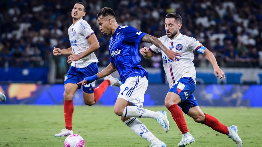 Cruzeiro e Bahia fecham a quarta rodada do Brasileirão Cruzeiro e Bahia fecham a quarta rodada do Brasileirão