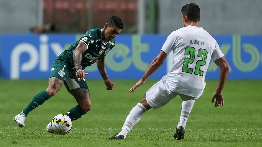 Palmeiras bate América-MG e se mantém na liderança do Brasileirão