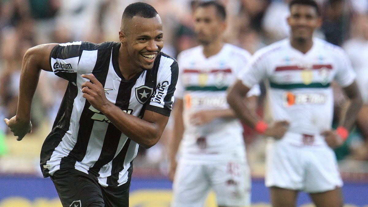 Marlon Freitas marcou 2 gols contra o Fluminense em partida do Carioca 2024 Marlon Freitas marcou 2 gols contra o Fluminense em partida do Carioca 2024