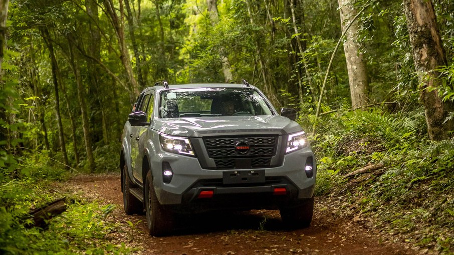 Nissan Frontier passou por facelift no ano passado 