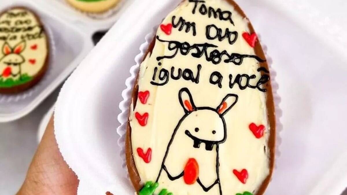 BOLO TENDÊNCIA 2022, BENTÔ CAKE COM FRASES E MEMES