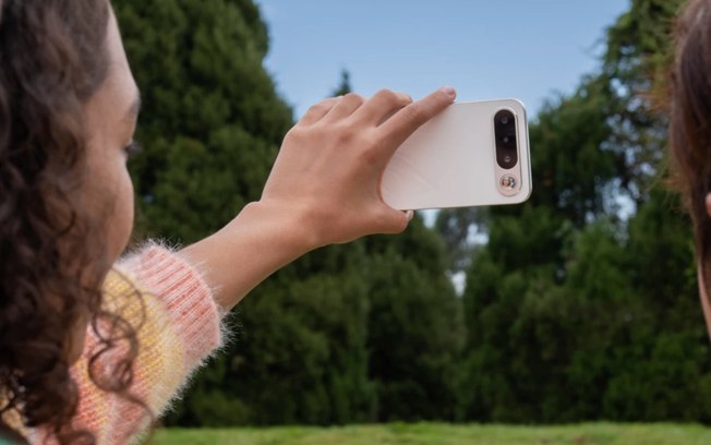 Novo realme 16 5G chega dia 20 com barra de câmera traseira