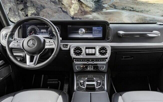 Mercedes-Benz Classe G: novo interior continua transmitindo ideia de robustez, mas com estilo mais moderno