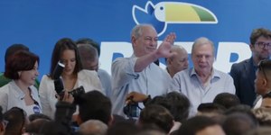 Ciro Gomes se filia ao PSDB e mira eleições para governo do Ceará