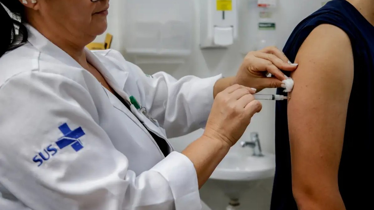 Antes de viajar: vacinas essenciais para destinos turísticos Antes de viajar: vacinas essenciais para destinos turísticos