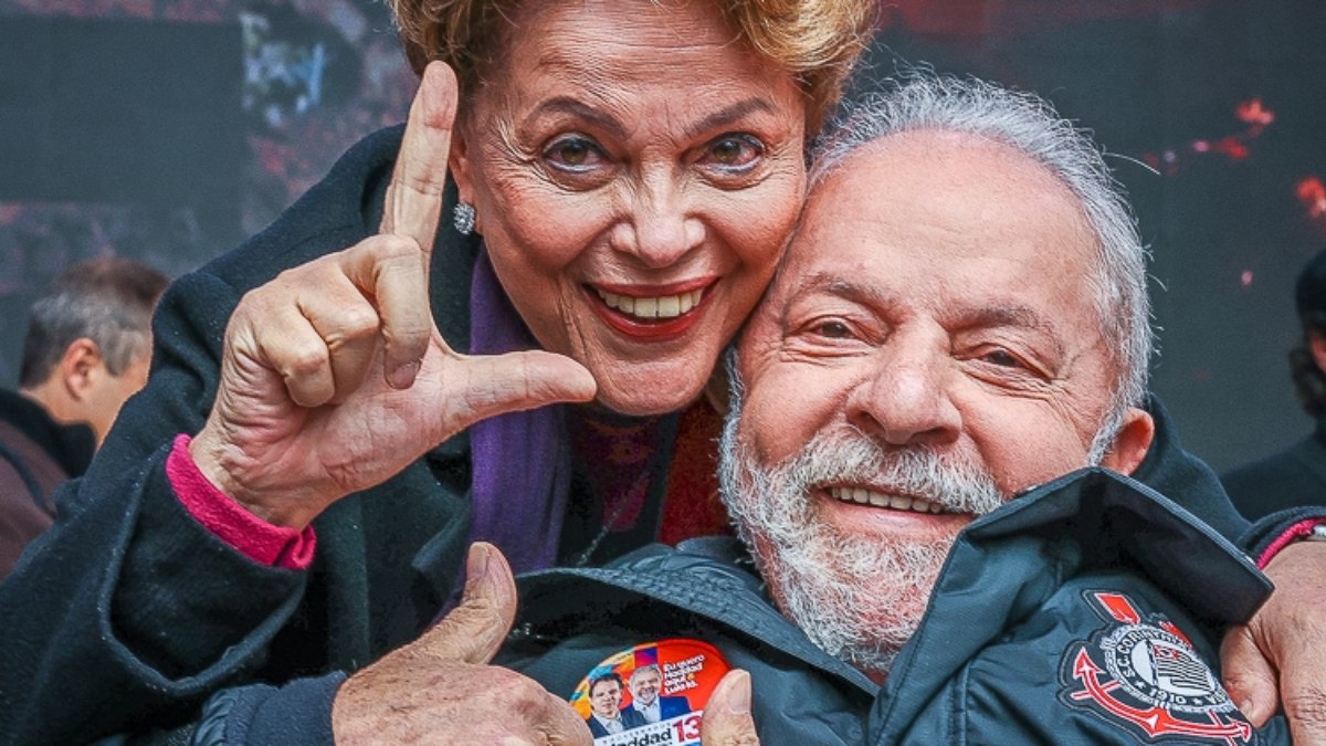 Dilma deve participar do novo governo de Lula