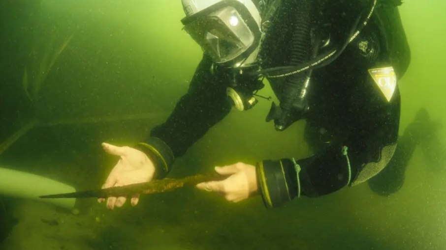 Arqueólogos acham armas medievais ligadas a reis da Polônia