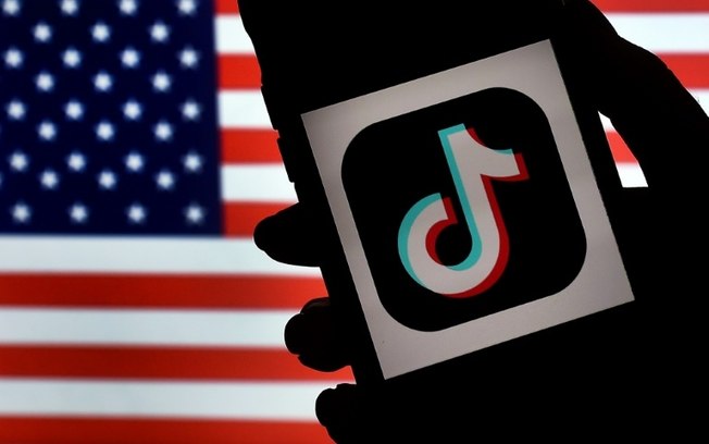 Os Estados Unidos aprovaram uma lei que obriga o gigante chinês do entretenimento ByteDance a vender o TikTok em um prazo de 12 meses