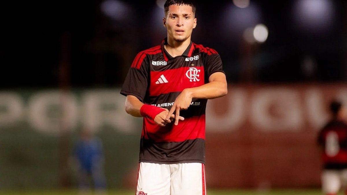 Flamengo vence Corinthians e avança nas quartas do BR Sub-17