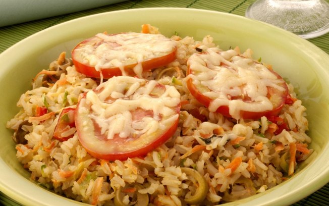 Confira 7 receitas de arroz de forno que são deliciosas