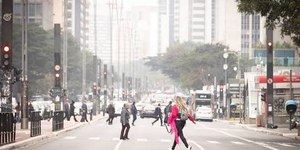 Massa de ar seco impede chuva em SP e eleva temperatura