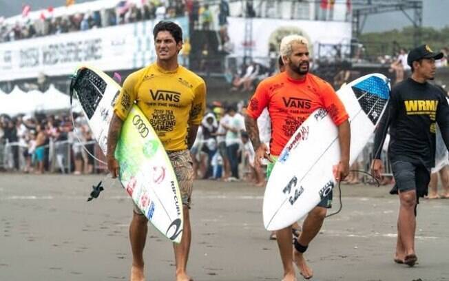 Gabriel Medina e Ítalo Ferreira ainda estão na disputa pelo título mundial de surfe