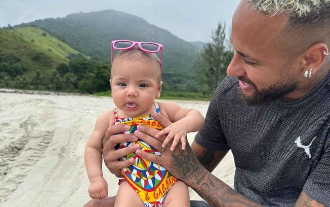Neymar tem dois filhos: Davi Lucca e a pequena Mavie 