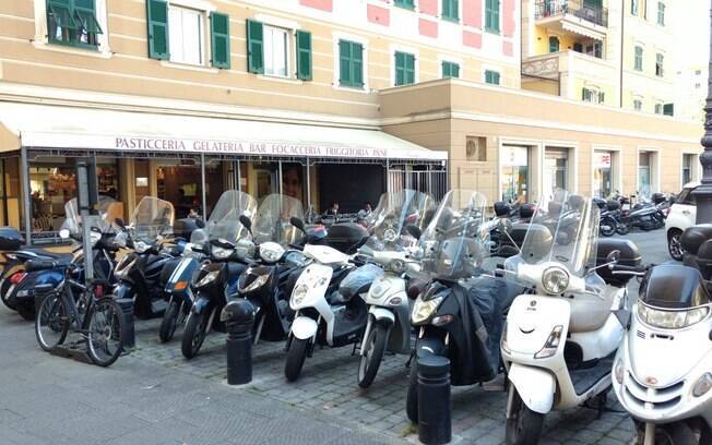 Os veículos na Itália são companheiros para todas as horas. Motos e ciclomotores estão por todos os lados nas cidades