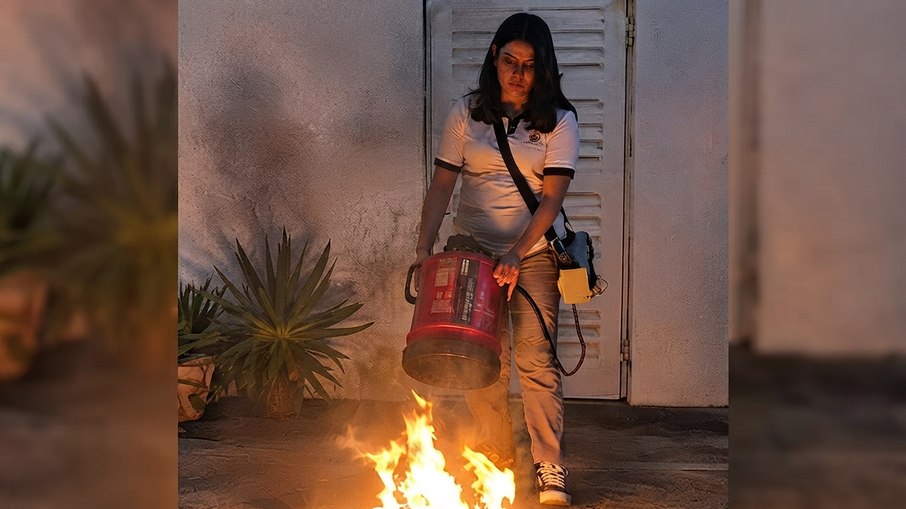 Ángela Karime Venegas, de 16 anos, desenvolveu o Vortex Tech, extintor acústico que usa ondas sonoras de baixa frequência para apagar as chamas Ángela Karime Venegas, de 16 anos, desenvolveu o Vortex Tech, extintor acústico que usa ondas sonoras de baixa frequência para apagar as chamas
