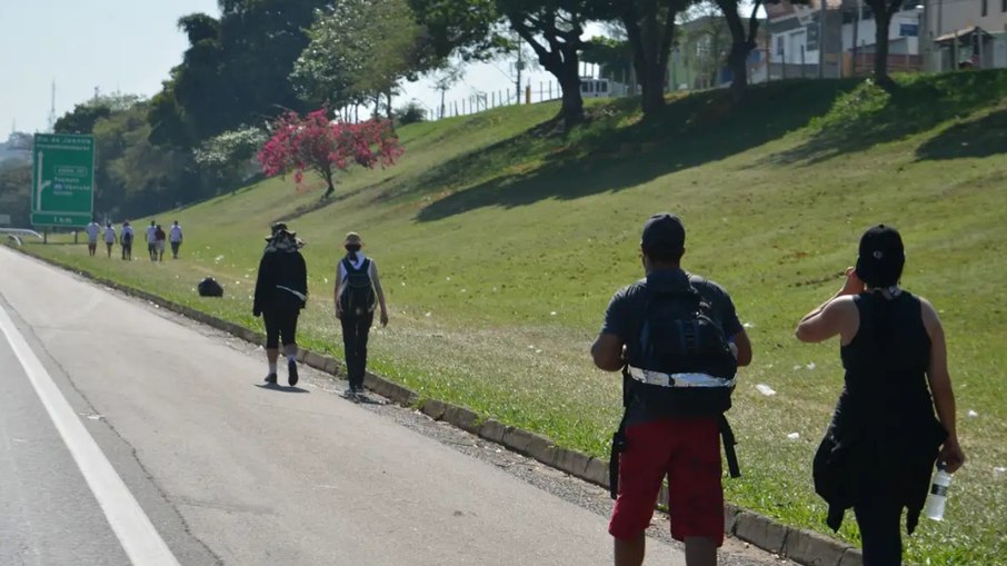 Romeiros na Dutra Romeiros na Dutra