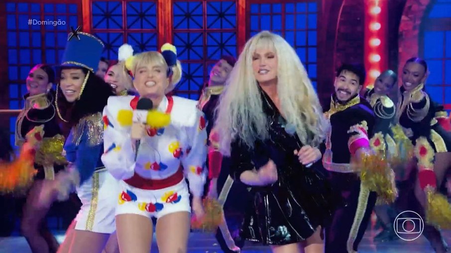 Angélica e Xuxa durante a Batalha de Lip Sync do Domingão