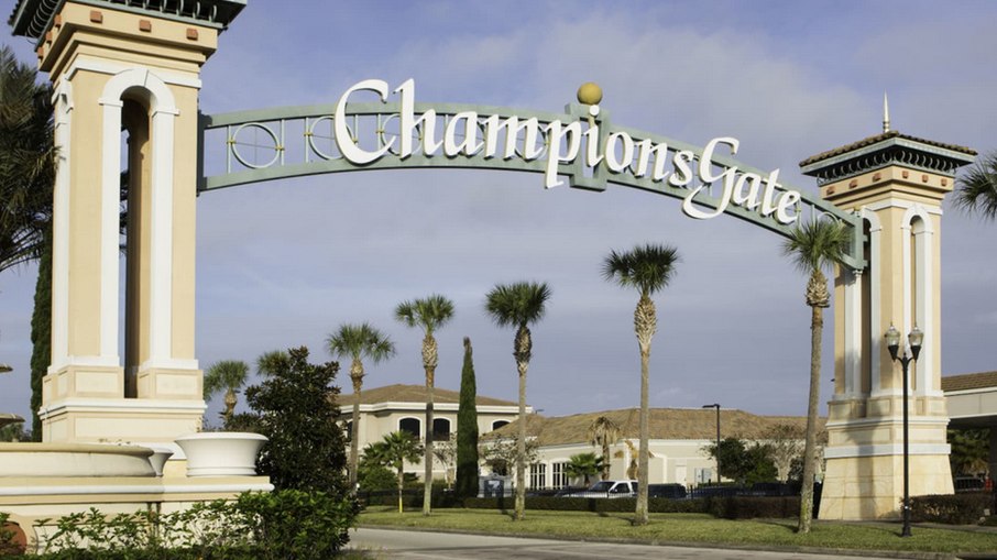 O condomínio ChampionsGate fica localizado próximo ao parque da Disney, local que a atriz costuma visitar com frequência 