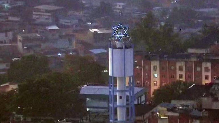 Região conhecida como Complexo de Israel, base do poder religioso e armado de Peixão.
