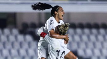 Santos%20supera%20Atl%C3%A9tico%20nos%20p%C3%AAnaltis%20e%20avan%C3%A7a%20%C3%A0%20final%20da%20A2