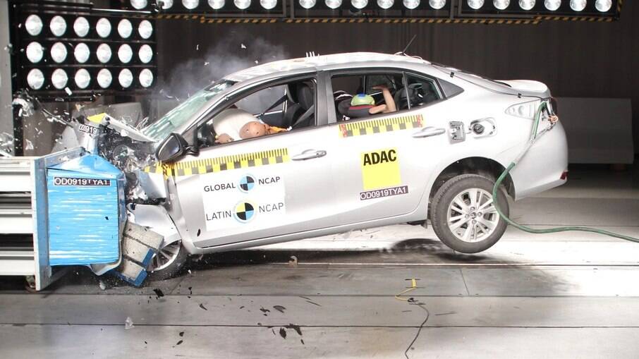 Toyota Yaris recebe nota mínima nos novos e mais rigorosos teste de segurança no Latin NCAP
