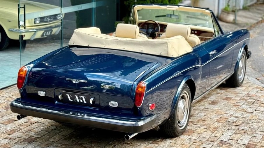 Conversível de luxo, Rolls-Royce Corniche 1980 ficou conhecido pelo acabamento refinado e produção exclusiva.