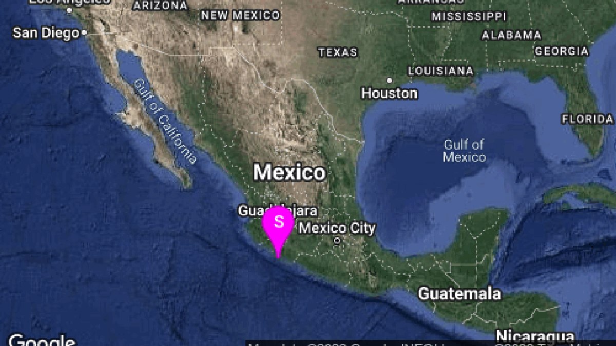 El huracán Roslyn alcanza el nivel 4 frente a la costa del Pacífico de México