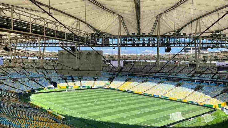 Palmeiras ironiza Flamengo e defende gramado sintético do Nubank